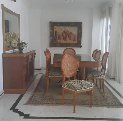 Villa ديلوكس مطله علي البحر *